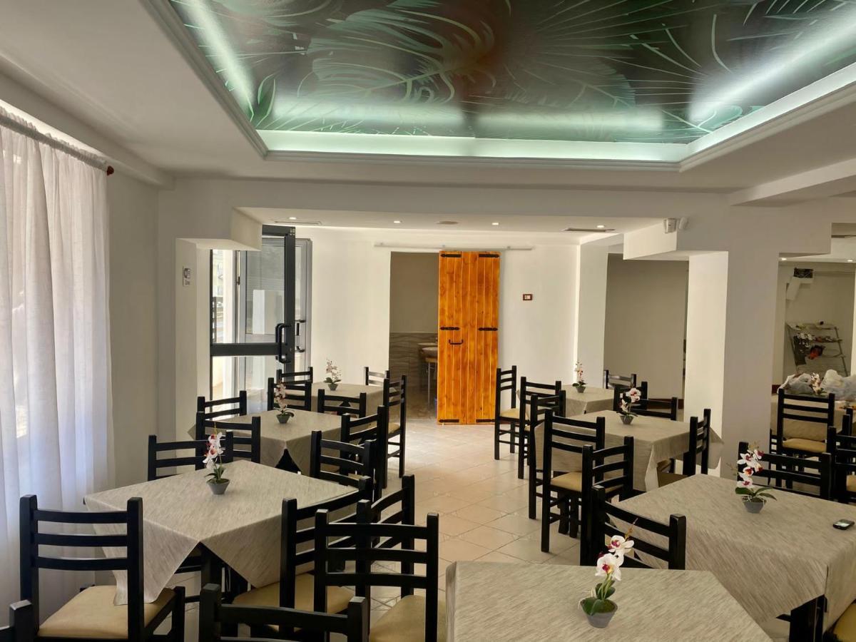 Hotel Globo Durres Bagian luar foto