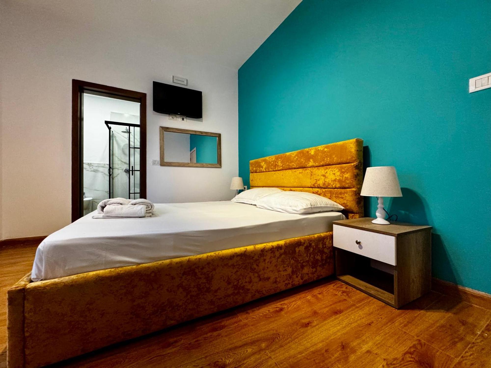 Hotel Globo Durres Bagian luar foto
